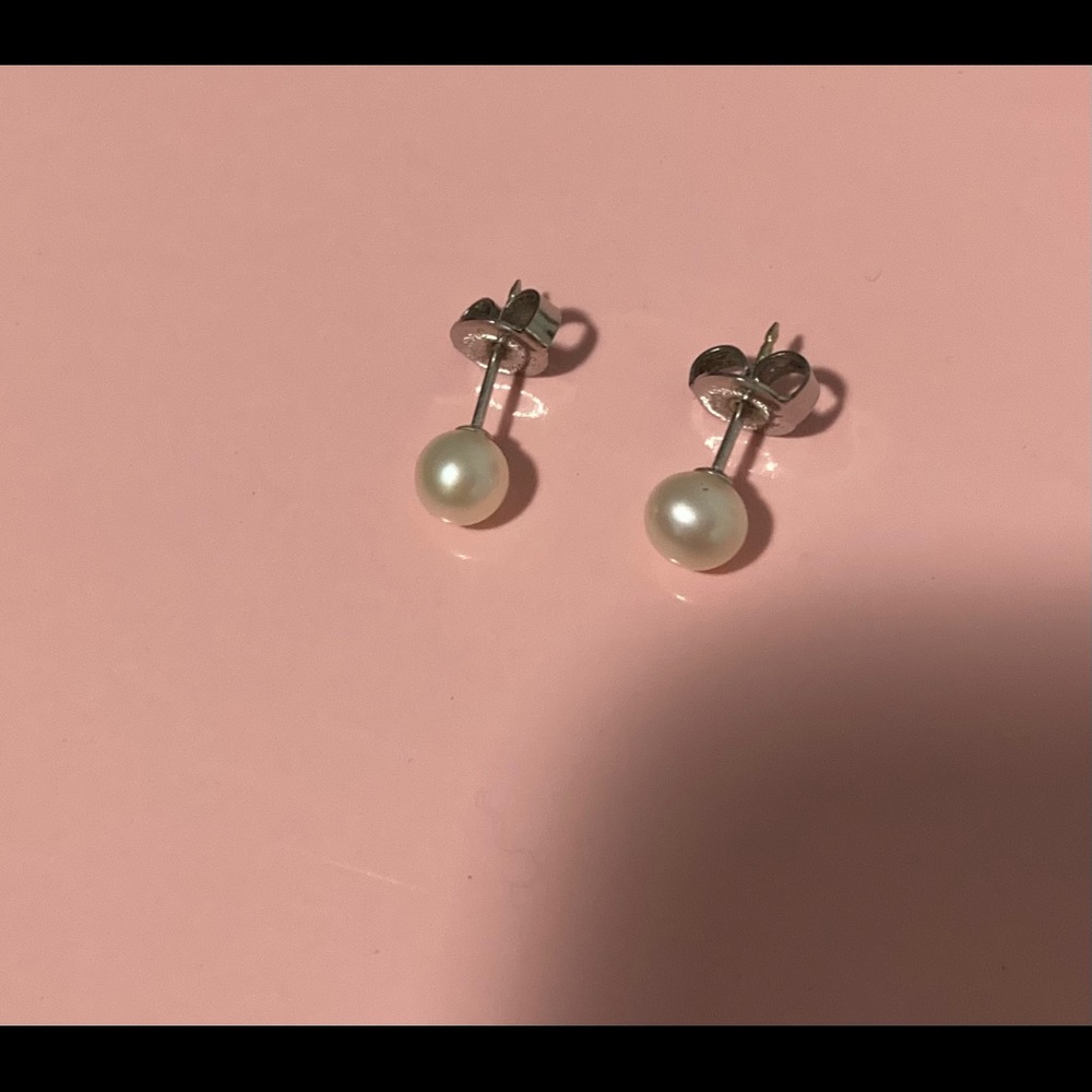 Claire’s 14KT white gold  5 mm pearl earrings